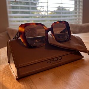 BURBERRY
BE4371 Helena Sunglasses